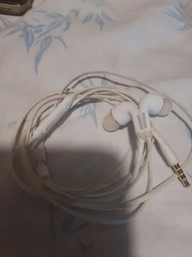 Fone de ouvido Samsung de fio