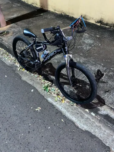 Bicicleta aro 26 raio preta
