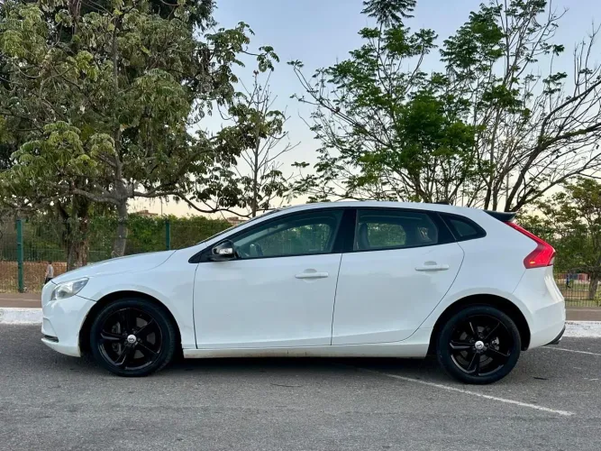 Volvo V40 T-4 Kinetic 2.0 Aut. 2019