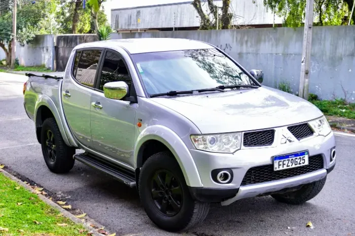 Mitsubishi L200 Triton HPE 3.5 CD V6 24V Flex Aut. 2013