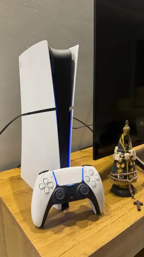 PS5 COM APENAS 6 MESES DE USO