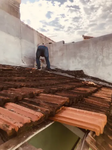 Doação de Telhas Francesas