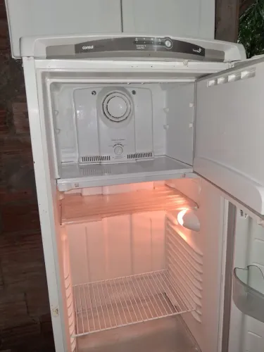 Geladeira para retirar peças