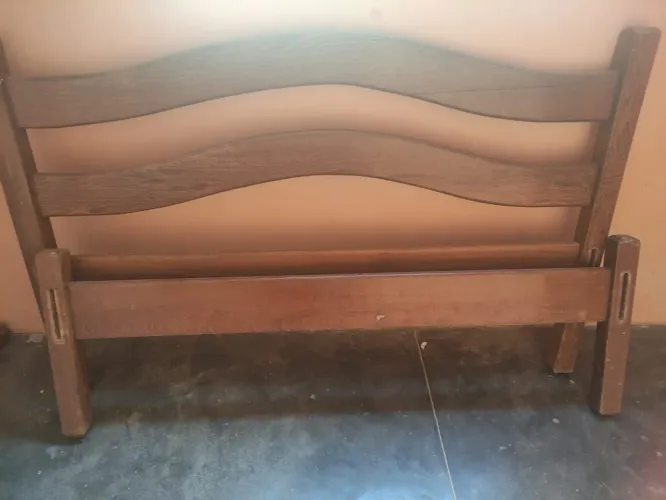 CAMA CASAL MADEIRA PEDRA.