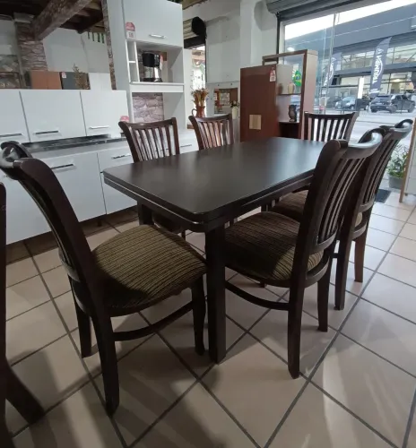 Mesa de jantar com 6 Cadeiras