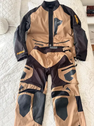 Conjunto jaqueta e calça alpnestars