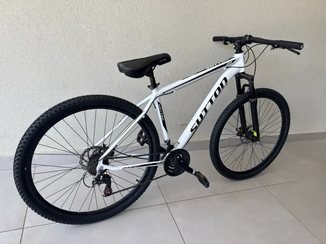 Bike Sutton branca aro 29 usada