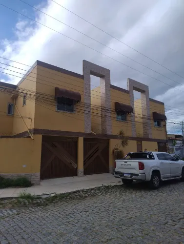 casa altos próx a UENF 750,00