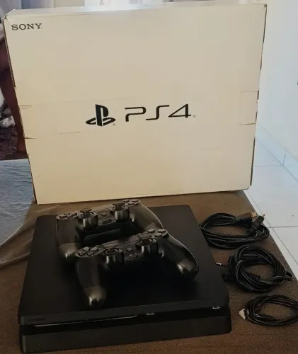 PS4 Slim 1 Tera Desbloqueado + 2 controles + 36 jogos já instalados