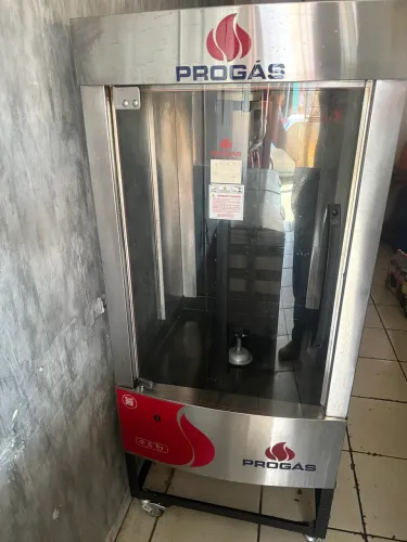 Assadeira de frango para 30 frangos com mesa de inox