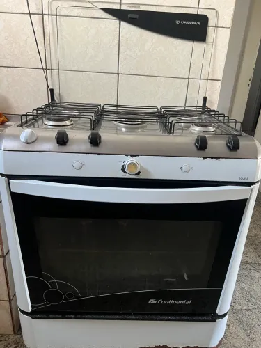 Fogão 5 bocas acende automático funcionando tudo perfeitamente, só esta sem um pé!