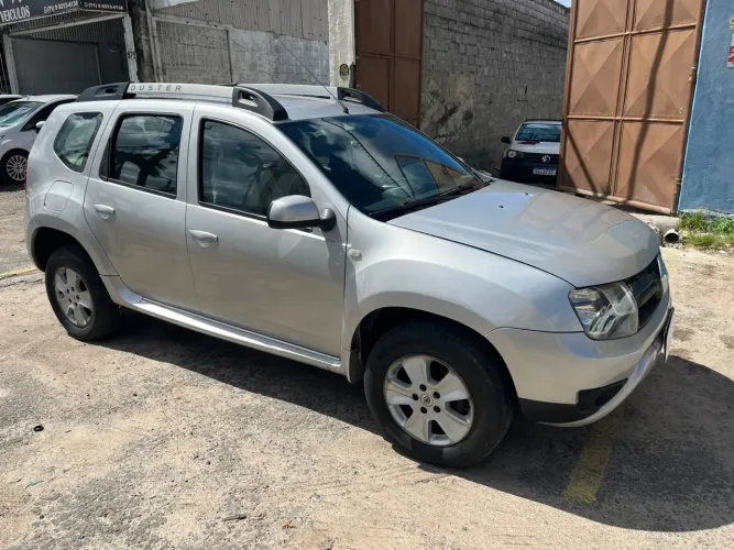 Renault Duster Dynamique 2.0 Hi-flex 16V Aut. 2016