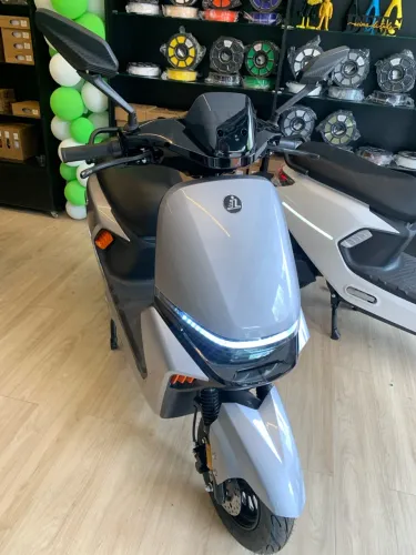 MOTO SCOOTER ELÉTRICA