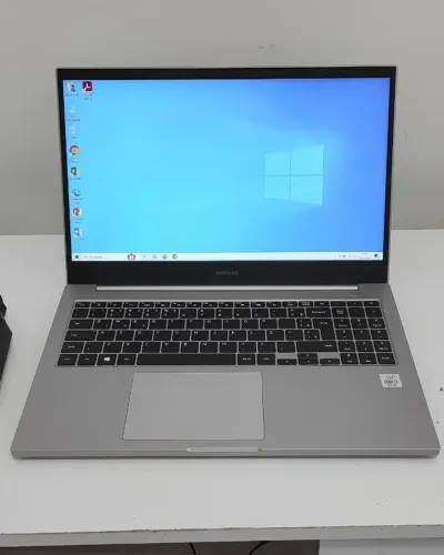 Samsung NP550XCJ KT1BR i3 10ª 4GB RAM SSD 960GB Tela 15,6" Full HD