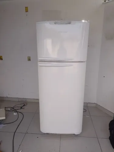 geladeira Eletrolux Frost Free com 380 litros