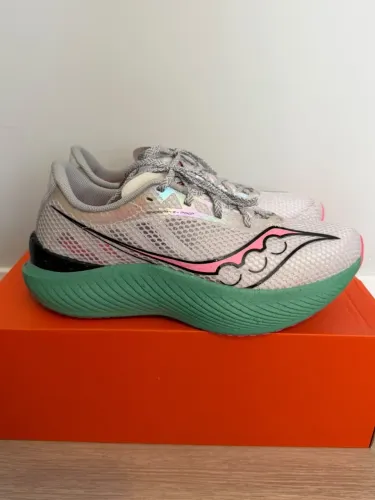 SAUCONY Endorphin Pro 3
