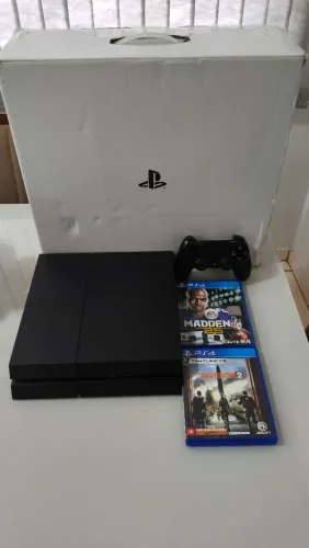 PS4 slim na caixa.  Retirar em mãos 