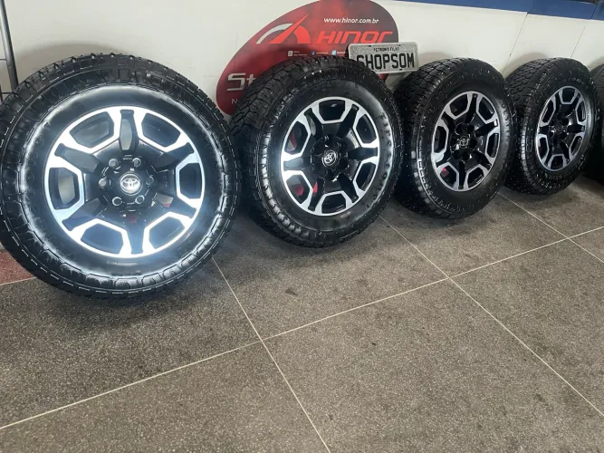 RODAS ARO 17 HILUX SW4 PNEUS 