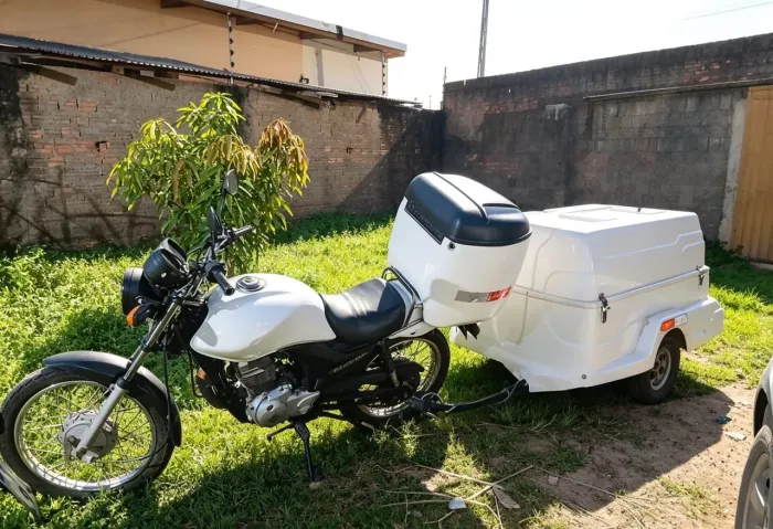 Moto cg cargo com baú e carroça 