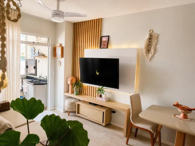 Apartamento Mobiliado na Praia Brava com 2 Dormitórios sendo uma Suíte e Vaga de Garagem R