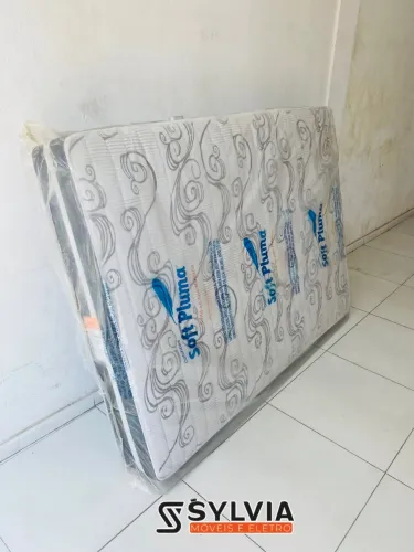 COLCHÃO DE CASAL COM MOLAS ENSACADAS