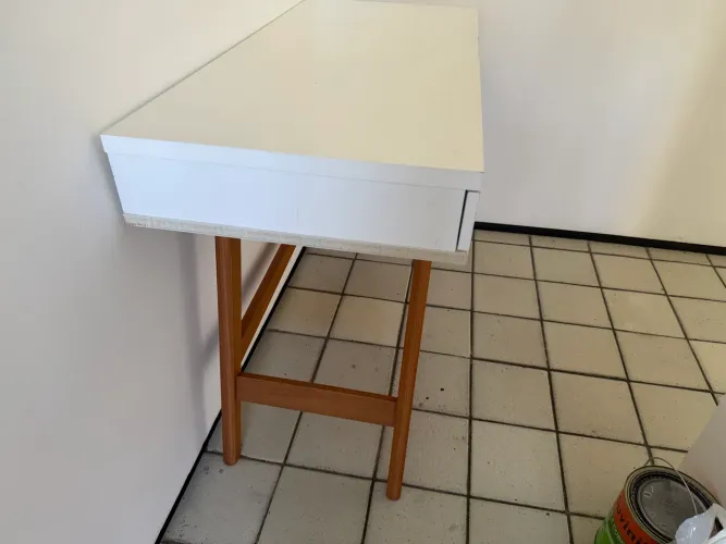 Mesa escrivaninha branca 1.20