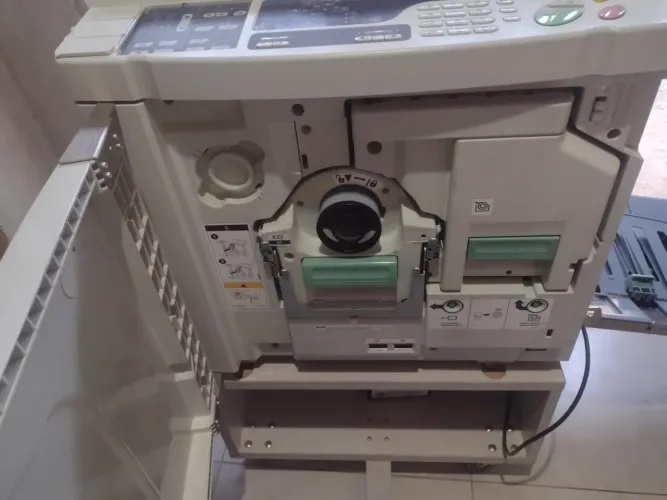 Duplicador Riso Ez 231, 120 cópias por minuto