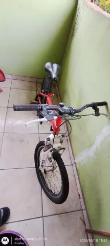 Bicicleta bom estado de uso foi do meu filho pouca usada estou pedindo 500 reais
