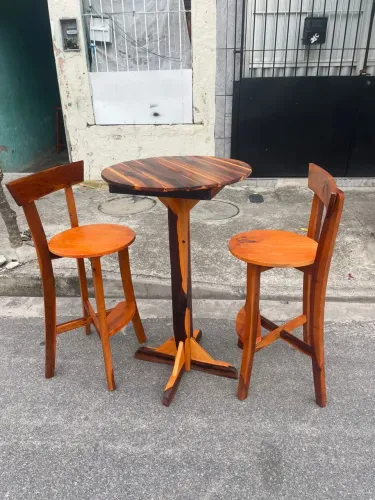 Conjunto bistrô fixo envernizado