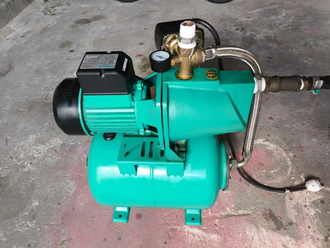 Pressurizador de Água Shimge 1 HP - 75 L/min - Com Tanque e Pressostato