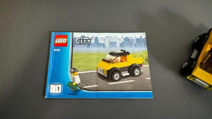 LEGO City 3658 Carrinho de Fuga + Minifigura Ladrão + Manual Original 