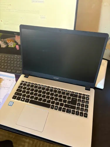 Notebook Acer i5 8 geração