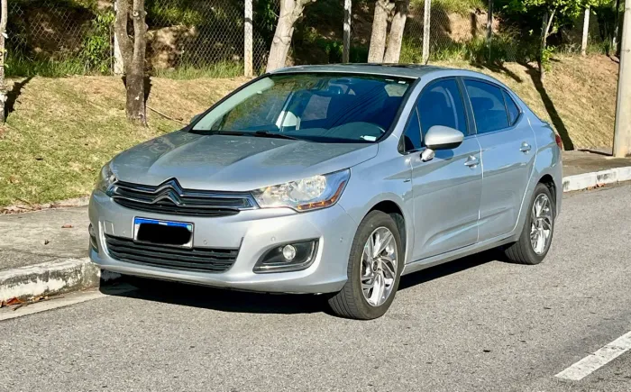 Citroen C4 Lounge Exclusive 1.6 Turbo 4P Aut. 2015