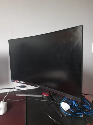 Monitor AOC 27'' 240Hz Curvo - com defeito na tela - para peças