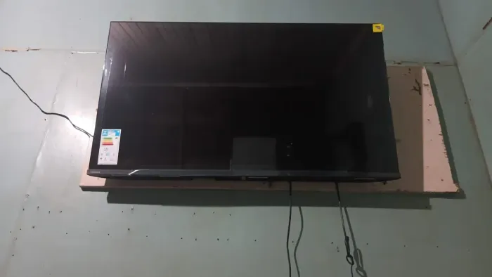 Uma TV 43 polegadas