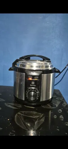 Panela de Pressão Elétrica Electrolux Inox - Funcionando Perfeitamente