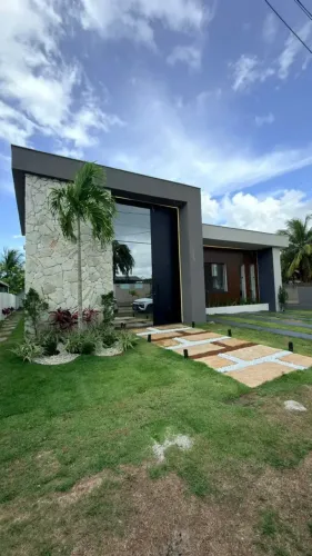 Linda casa no Condomínio Parque das Árvores - Jacuípe