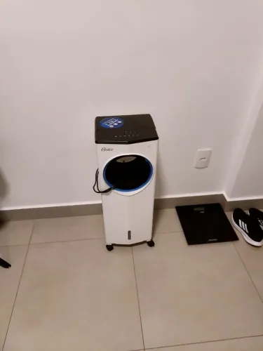Climatizador de Ar Oster Portátil com Rodinhas