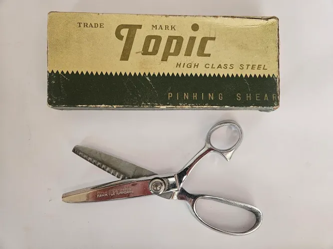 Tesoura marca topic antiga