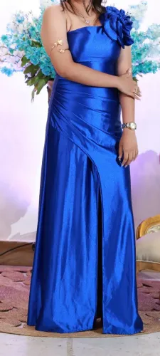 Vestido de Festa Longo Azul Royal - Um Ombro Só com Fenda (Maravilhoso)