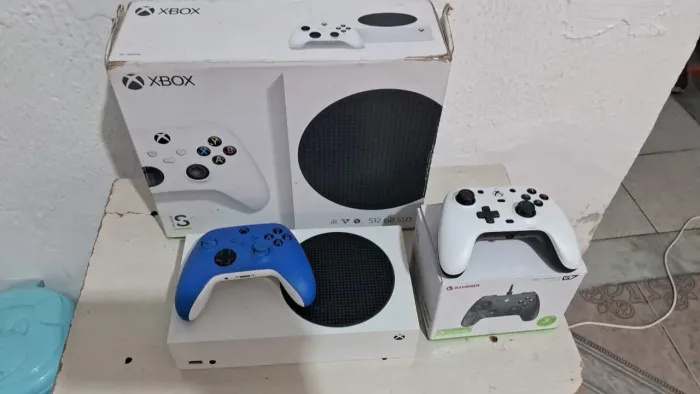 Vendo xbox seris s semi_novo