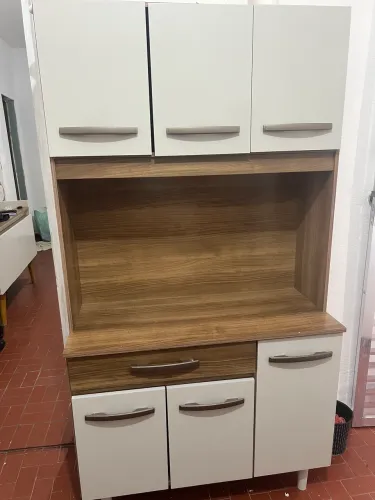 Estou vendendo essa geladeira esse armário de cozinha semi novo 900