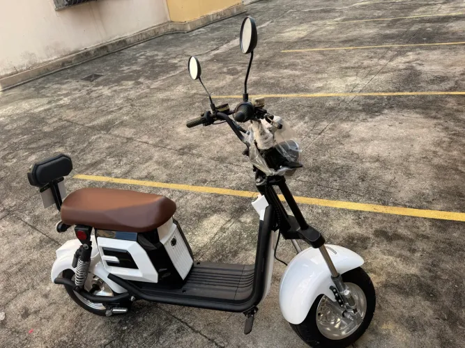 Scooter X11 Branca - Não precisa de carteira
