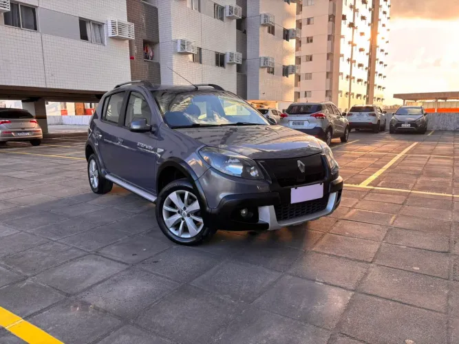 Renault Sandero Stepway Hi-power 1.6 8V 5P 2014