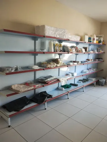 Góndolas em ótimo estado aceita cartão