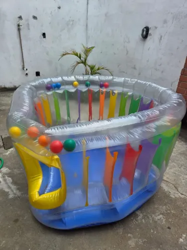 Piscina de Bolinha inflável