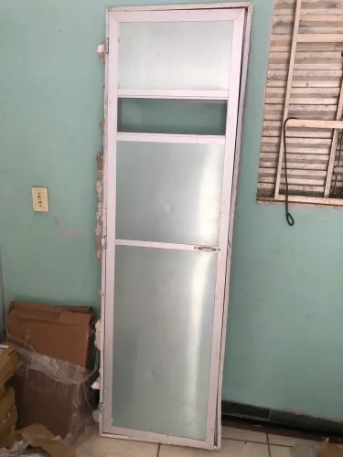 Porta aluminio 1.90x057