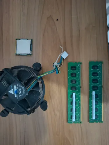 KIT MEMÓRIA RAM DDR3 4GB(2X2) 1333MHZ + Core I5 650 + Cooler Box original 