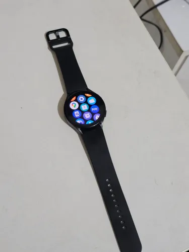 Watch 4 - 44mm funcionando perfeitamente