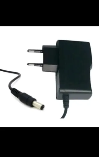 Fonte 9V 600MA / 1MAH Plug P4 para teclado musical 
